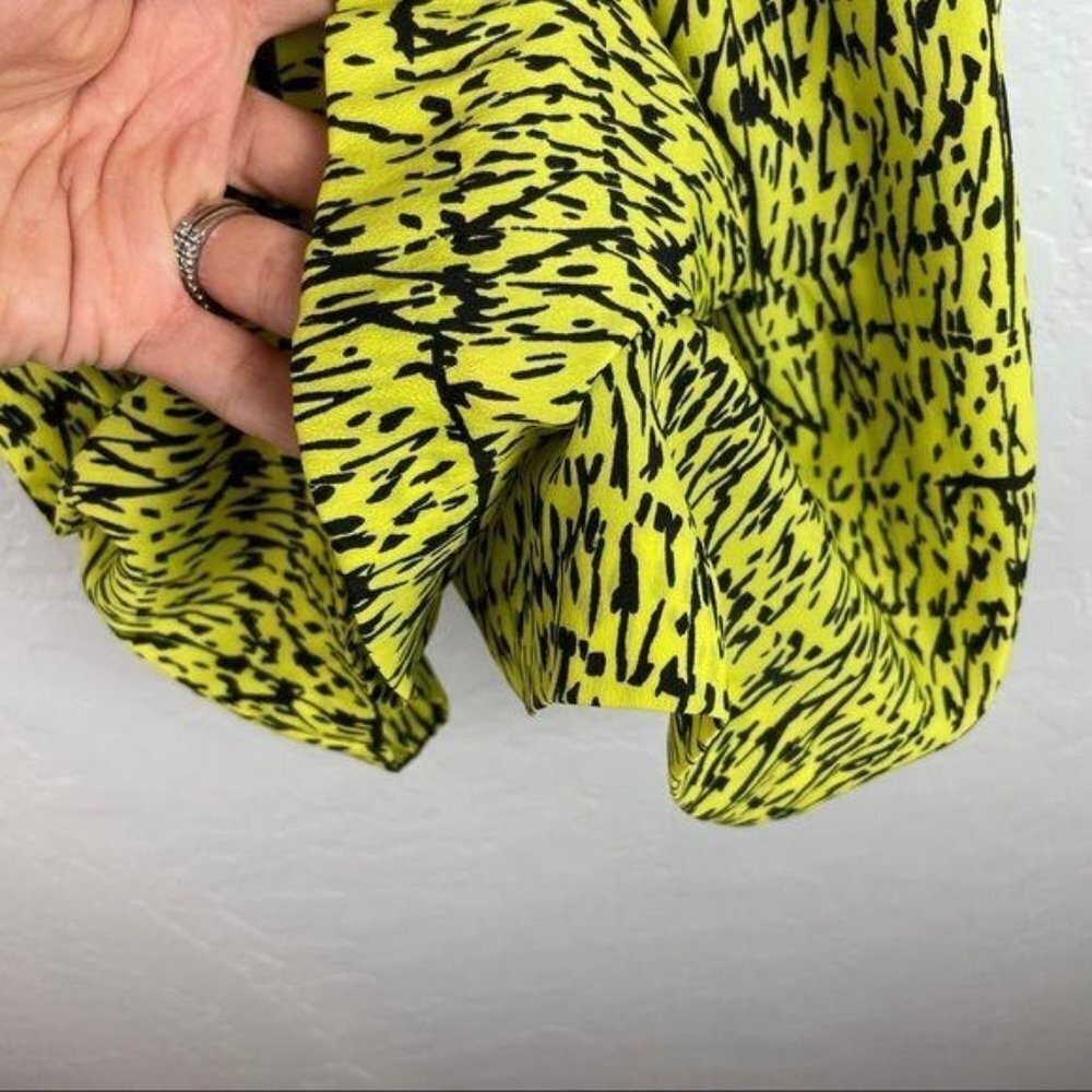 BCBGeneration Neon Lime Halter Neck Romper NWT New With Tags Women's Size‎ 0 - Picture 11 of 12